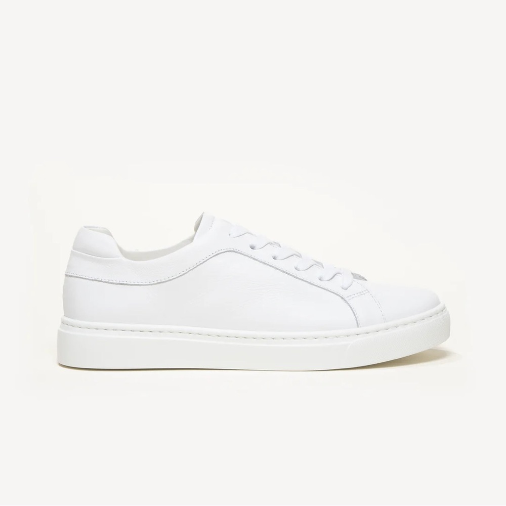 M. Gemi Due White Woman’s 39/8.5